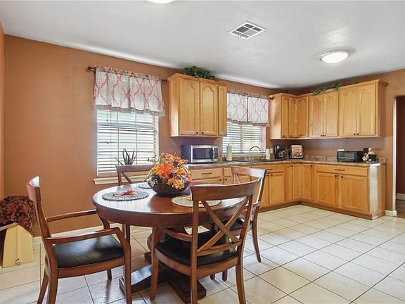 4th image of 4408 Majestic Oaks Dr