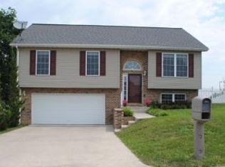 148 Sharon St, Harrisonburg, VA 22801