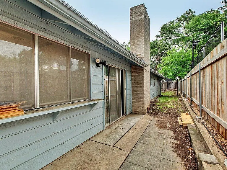 6108 Cherrylawn Cir — Photo 23