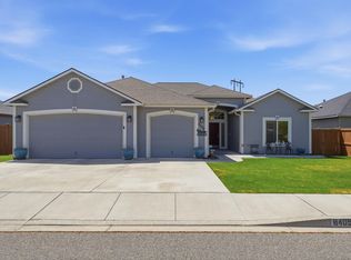 8409 W Bruneau Pl, Kennewick, WA 99336