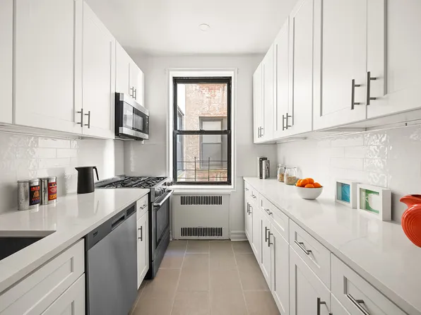 657 East 26th Street image 3 of 6