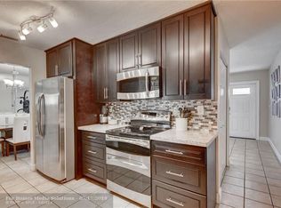 9211 NW 67th St, Tamarac, FL 33321