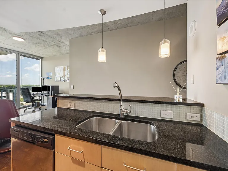 5925 Almeda Rd #11011 — Photo 12