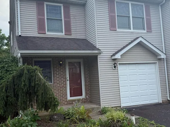 121 Anjou Ct, Telford, PA 18969