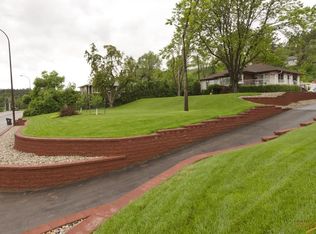 4212 Canyon Lake Dr, Rapid City, SD 57702