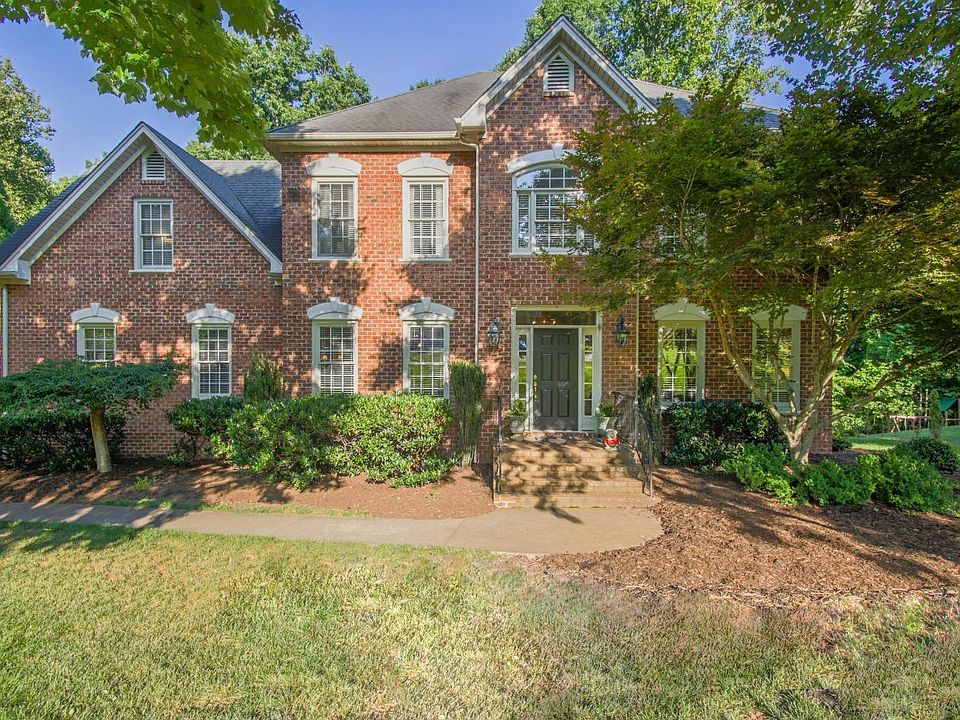 1st image of 108 Earls Ct