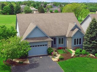 67 Brittany Dr, Oakwood Hills, IL 60013