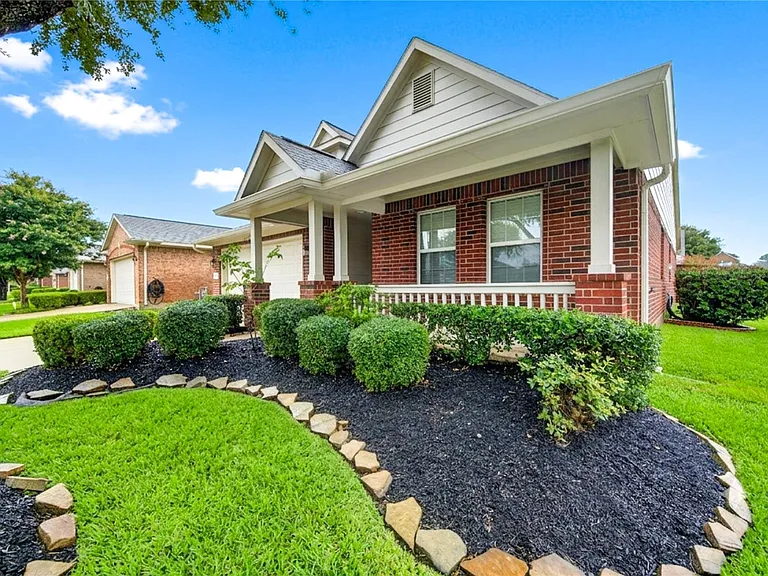 16702 Grovetrail Ln — Photo 2