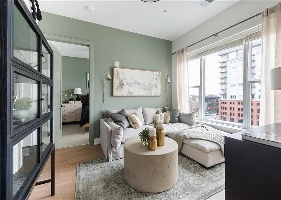 665 Auburn Ave NE #610