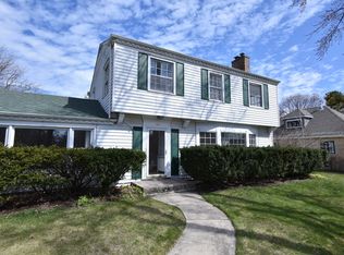 135 Burnham Pl, Evanston, IL 60202