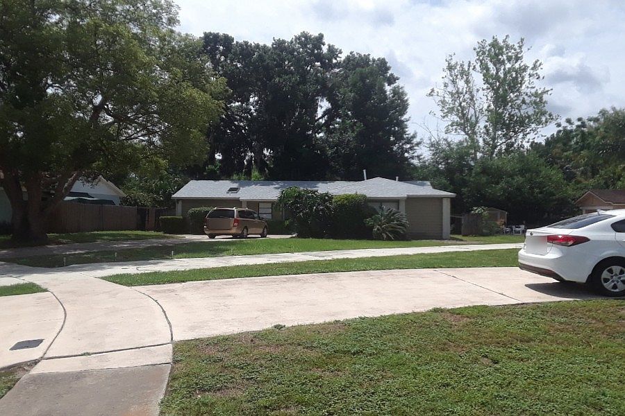 2nd image of 521 Southport Dr