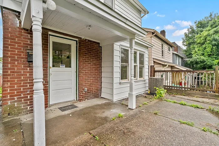 2217 Hawthorne Ave — Photo 29