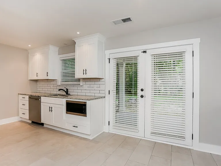 2661 Deerfield Cir — Photo 7