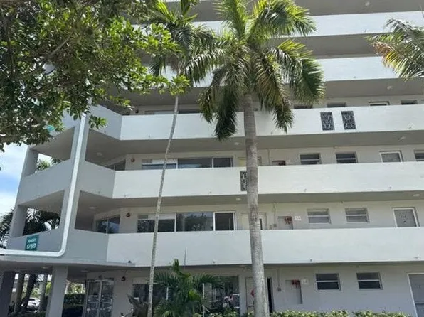 1750 NE 191st St APT 829-4, Miami, FL 33179