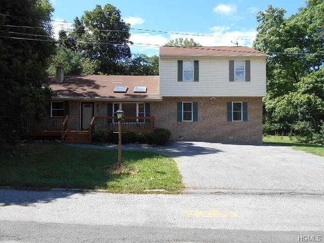 1st image of 20 Archer Dr