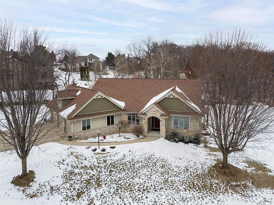 1st image of 4539 Deering Trail