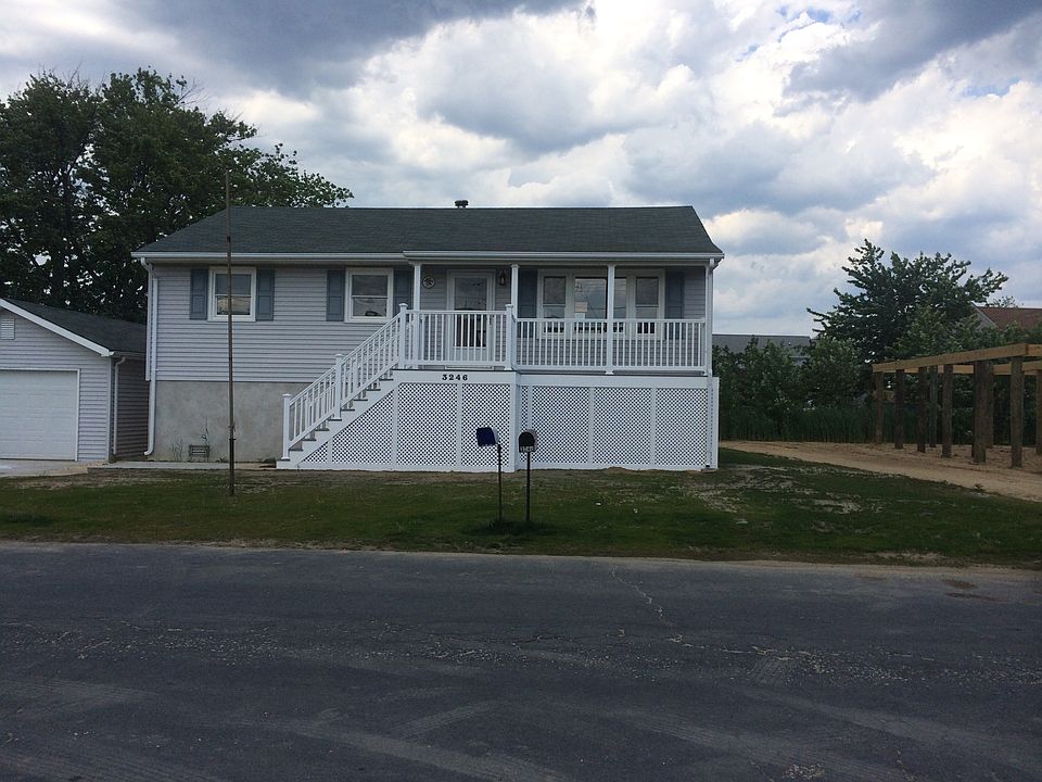 1st image of 3246 Meadow St