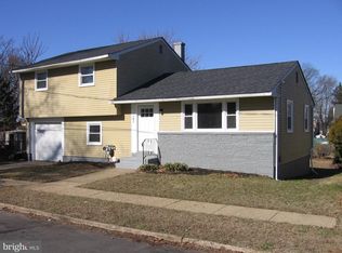 7 E 7th St, Burlington, NJ 08016