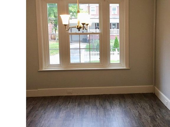 3rd image of 431 Oak Ter