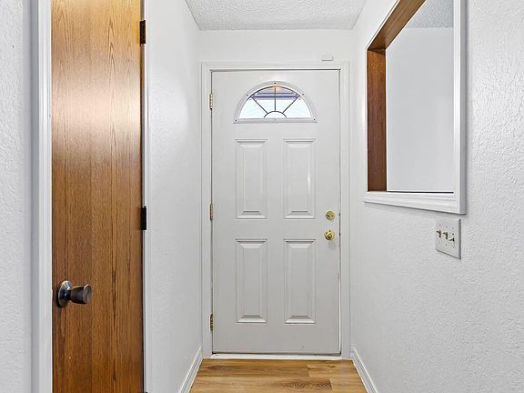 3rd image of 1416 Karr Ave