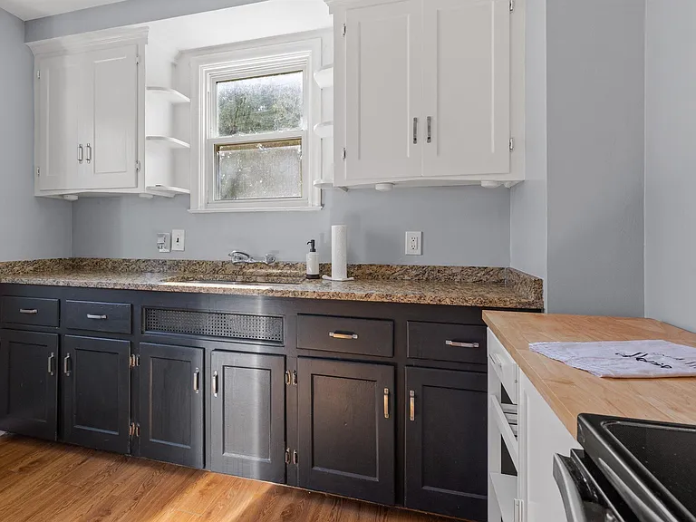 2618 Phillips Ave — Photo 5