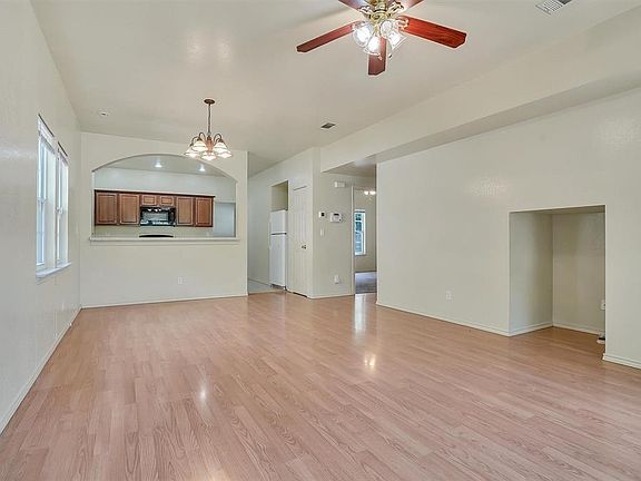 3rd image of 2115 E 18th St APT A
