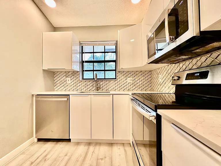 2800 Palmwood Ter #2210 — Photo 5