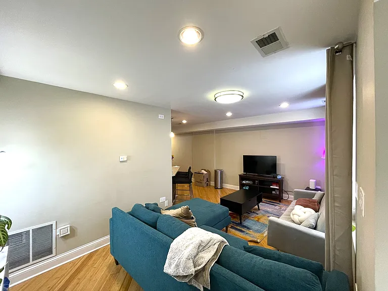 1522 W Superior St #1 — Photo 5