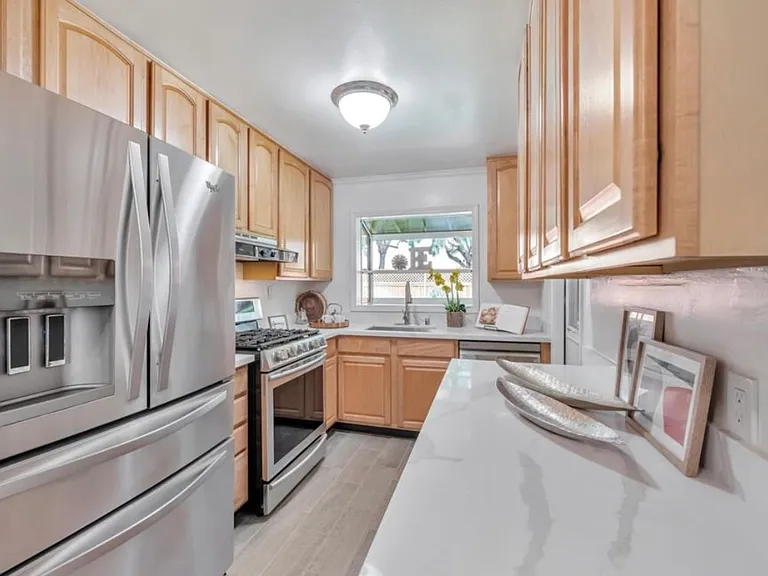 2319 S Norfolk St — Photo 10
