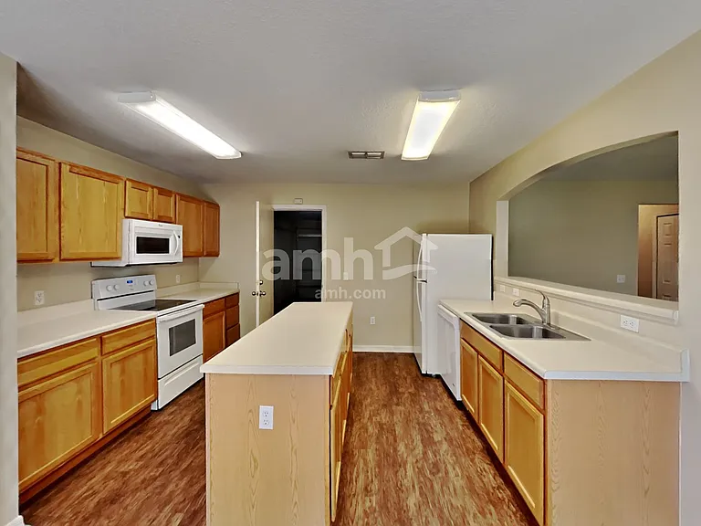 17051 Lixberry Way — Photo 3