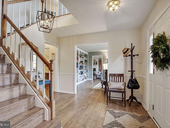 Inviting 2 Story Foyer