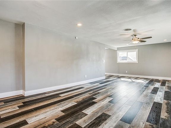 4th image of 120 E Park St