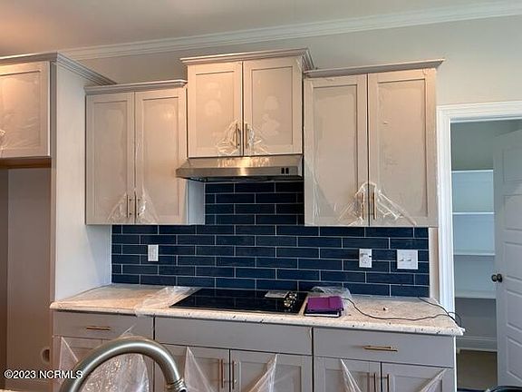 3rd image of 426 Taylorwood Drive