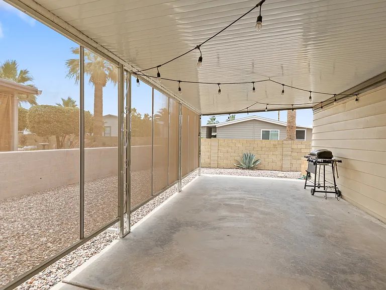 5223 E Lindstrom Ln — Photo 15