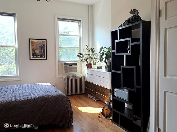 3rd image of 417 Van Brunt St APT 2L