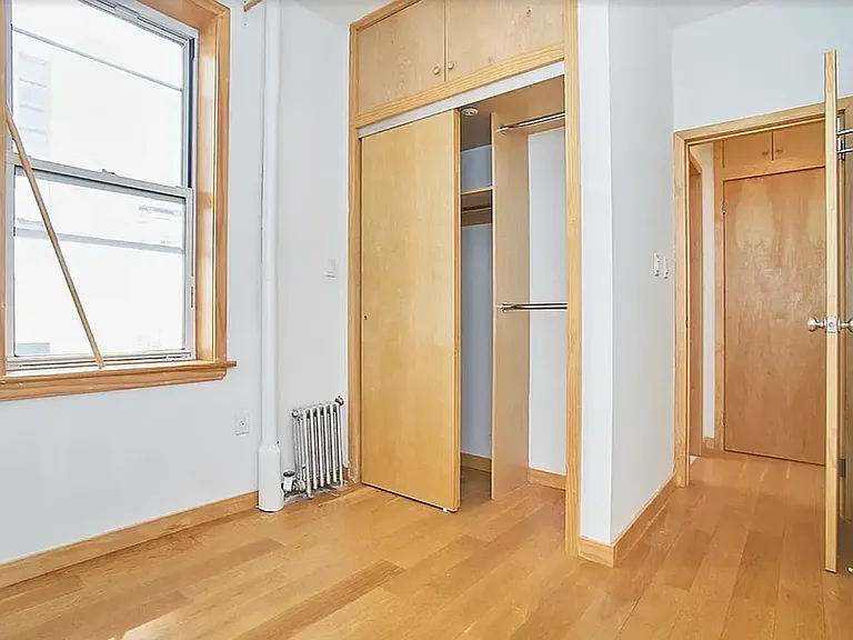 75 Baxter St #5A — Photo 4