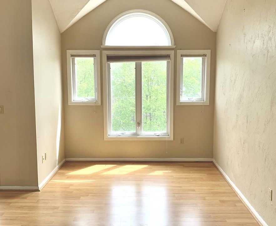1st image of 116 Burkhall St #1Q
