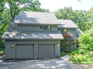 26669 W Taylor St, Barrington, IL 60010