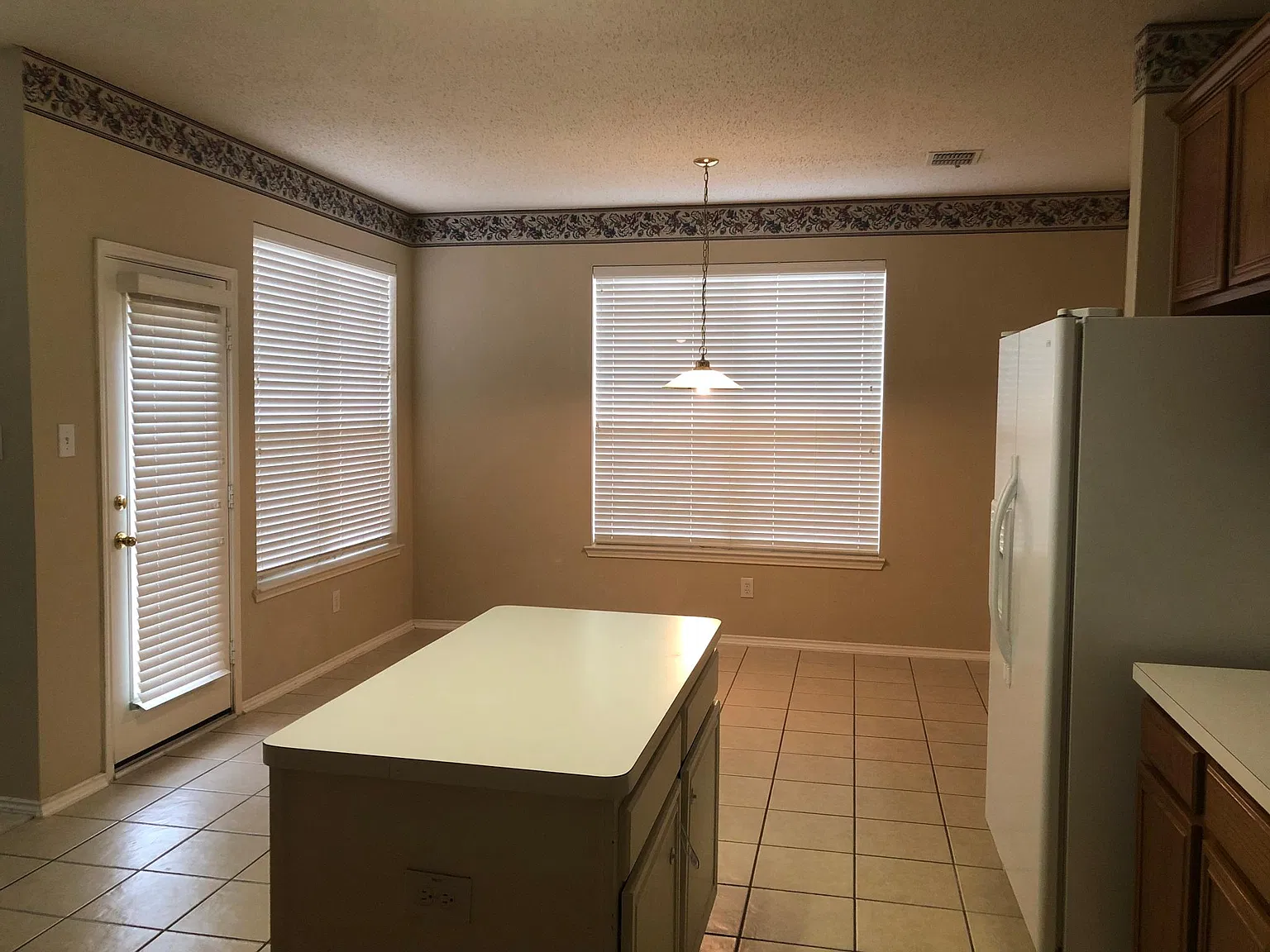 2513 Great Bear Ln — Photo 4