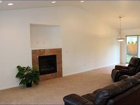 3rd image of 3715 NE 141st Ave
