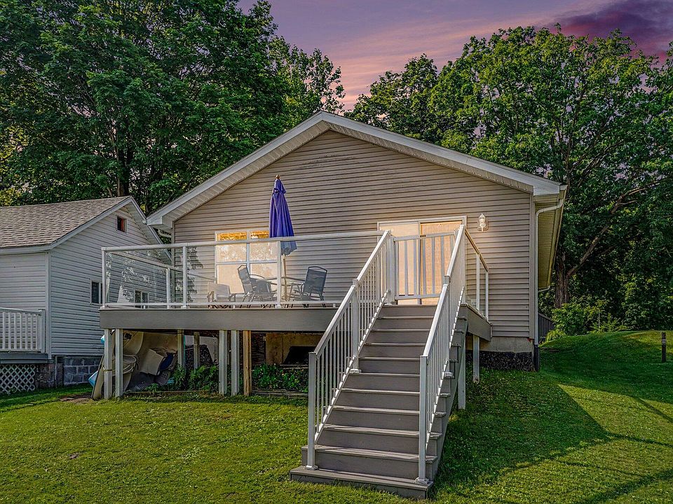 1st image of 47292 Woodland Dr