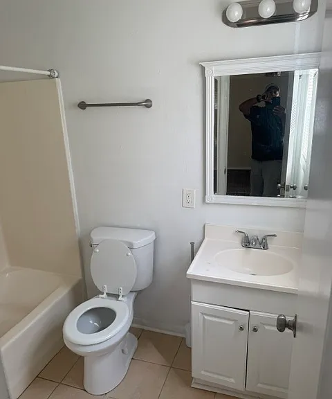 923 Hatton St — Photo 8