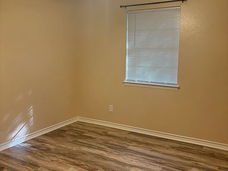 4111 Shawnee Cir — Photo 5