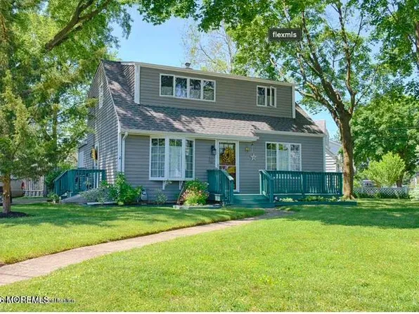 901 Woodcrest Dr, Spring Lake, NJ 07762