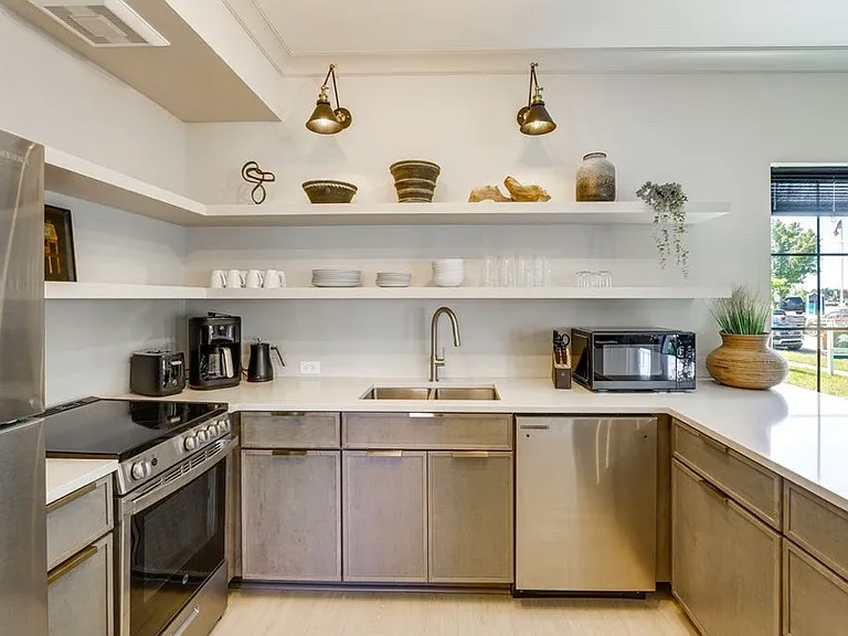411 S Rath Ave #2 — Photo 11