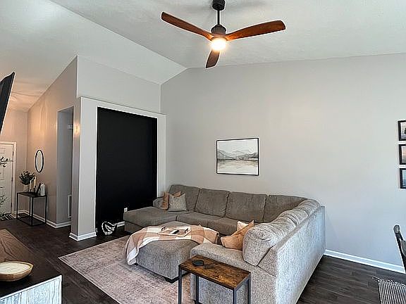 4th image of 3804 Starkey Dr