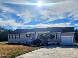 344 Country Club Ln, Newport, NC 28570