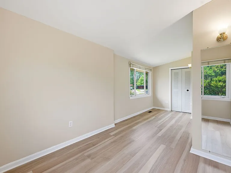 512 Dennis Ave — Photo 11