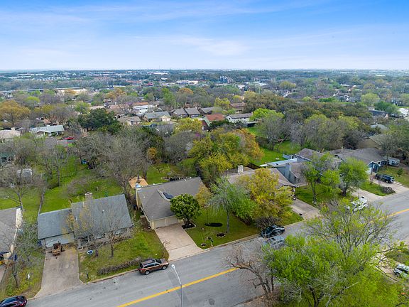 3rd image of 6505 Sunstrip Dr