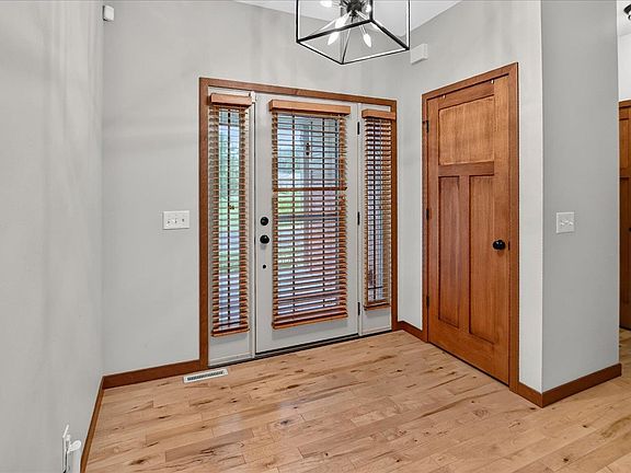 5th image of 8927 Sunstone Ln
